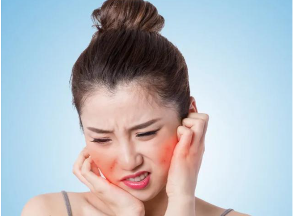 敏感肌红血丝怎么护肤？从成因到修复，都给你梳理好了