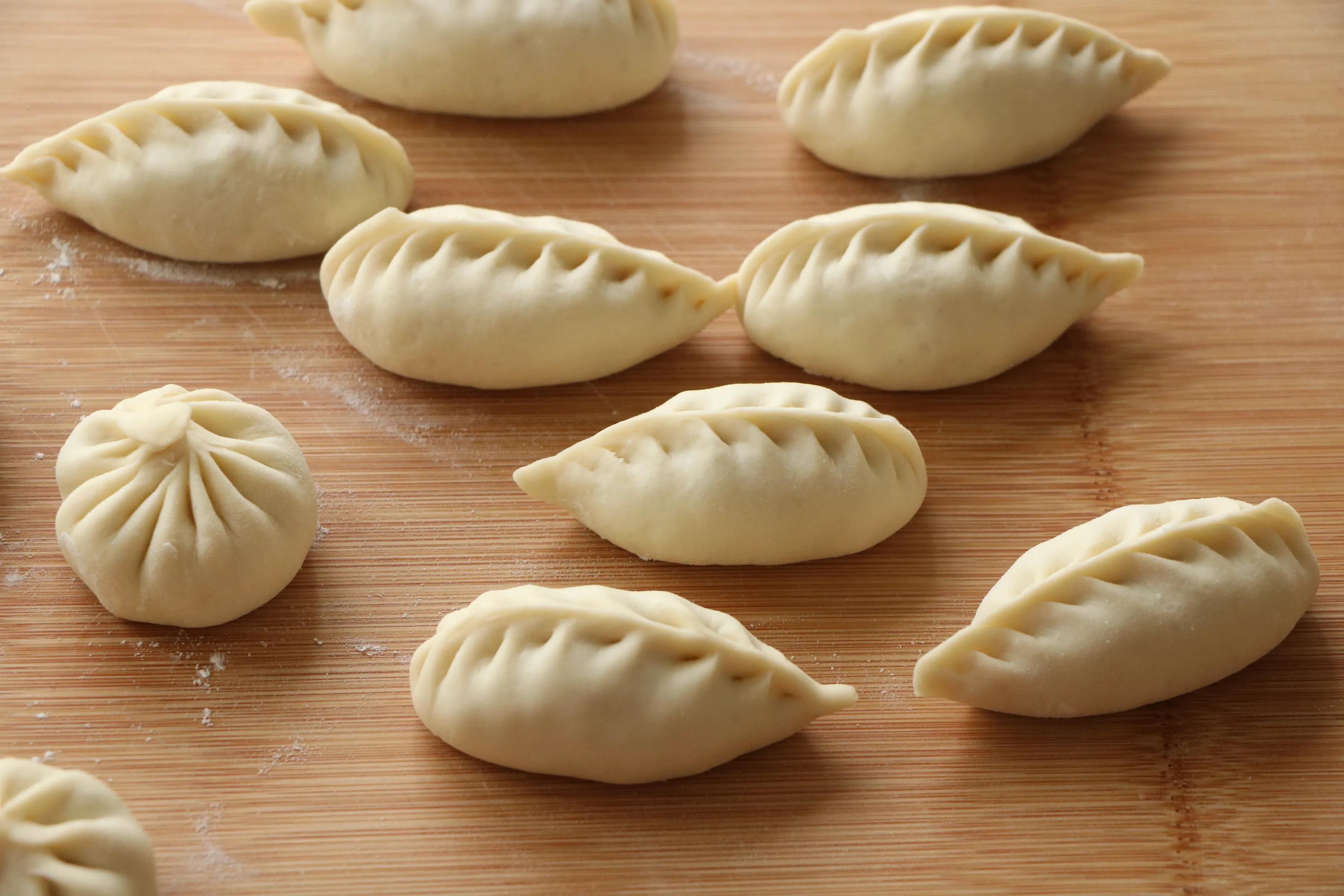 孩子要吃包子，一口氣在家做了20多個，個個鬆軟流湯汁，太好吃了