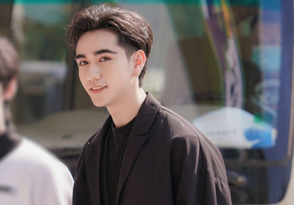 《创4》选手和马退赛后人气飙升，被指与王晨艺都靠饥饿营销出圈