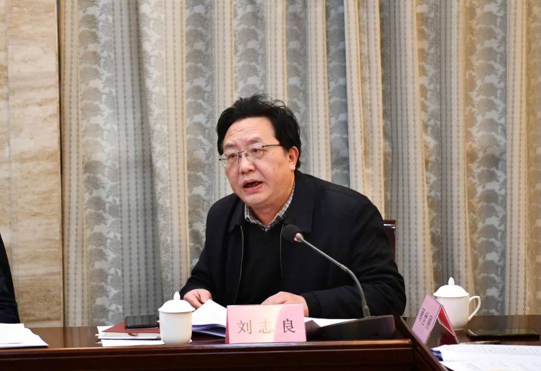 市人民政府就《政府工作报告》征求市人大常委会及部分人大代表意见雷绍业到会听取意见