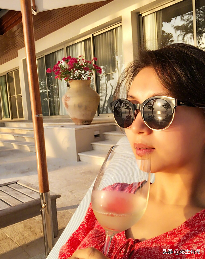 从风情万种到优雅知性，41岁的陈好，远不止“万