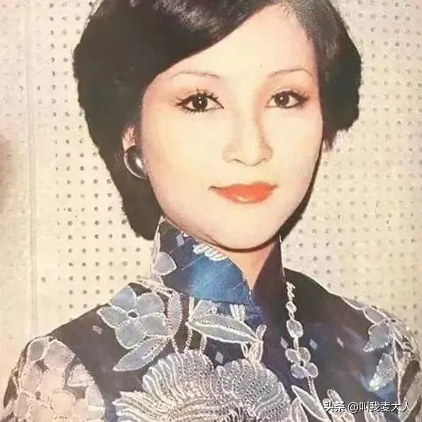 香江美人狄波拉的成名史，及她和谢贤、赌王之