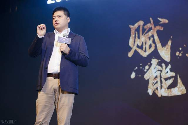 揭秘“樊登读书会”背后的真相，他通过做这3件事，年净利润过亿