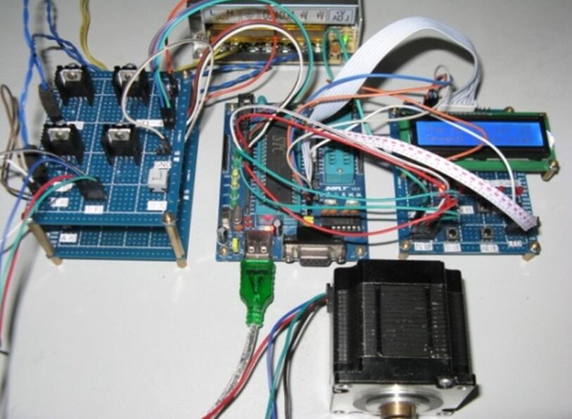 用AT89C52單片機作為控制器，設計簡單實用的步進電機控制系統