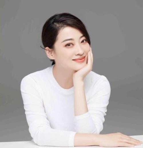 迪士尼五週年，星二代云集：孫莉女兒穿漢服，楊威曬雙胞胎姐妹花