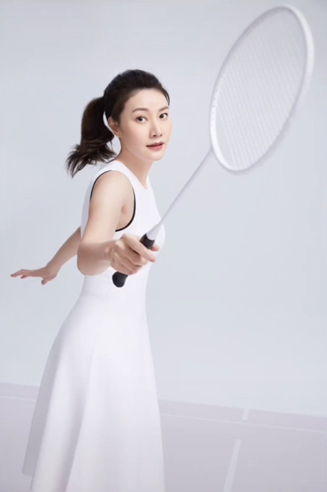 林丹携儿子为太太谢杏芳庆生，惊喜礼物曝光，夫妻恩爱甜蜜合影