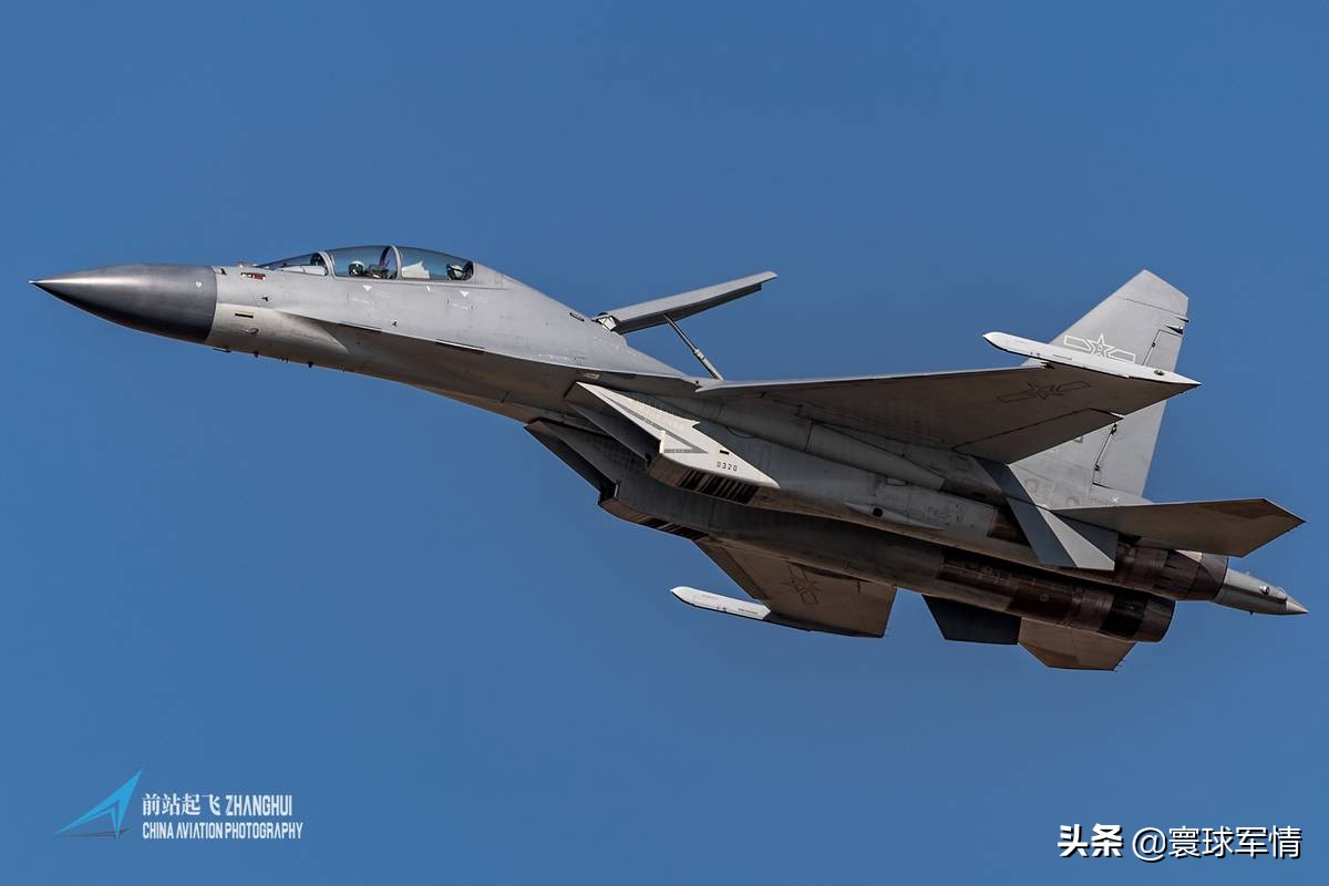 歼16连续秀出肌肉，野兽模式可挂载22枚空空导弹，台岛叫嚣要掂量