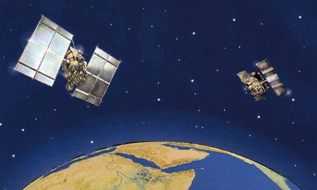 俄罗斯十几年投入全白费？美军终于拿出杀手锏，导弹刚起飞就锁定