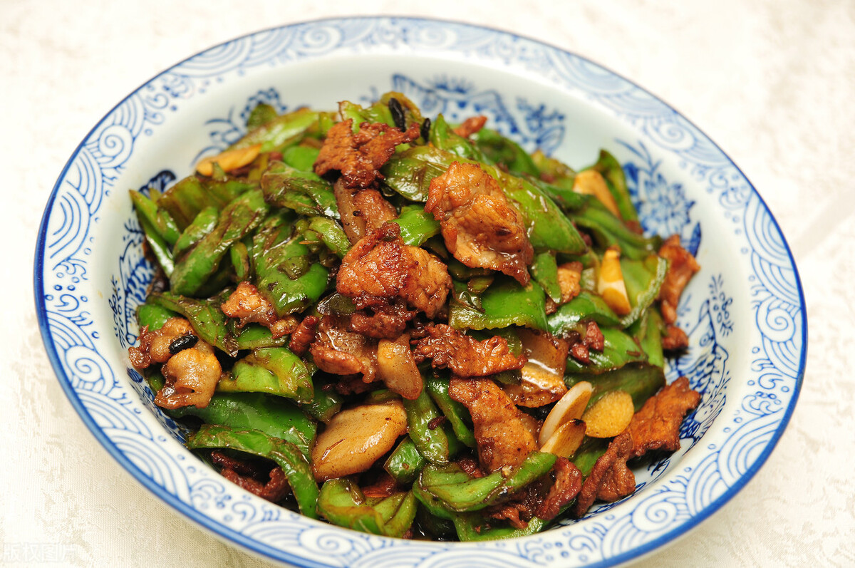 炒瘦肉总是发硬？不要直接下锅炒，牢记关键1步，鲜香嫩滑不粘锅