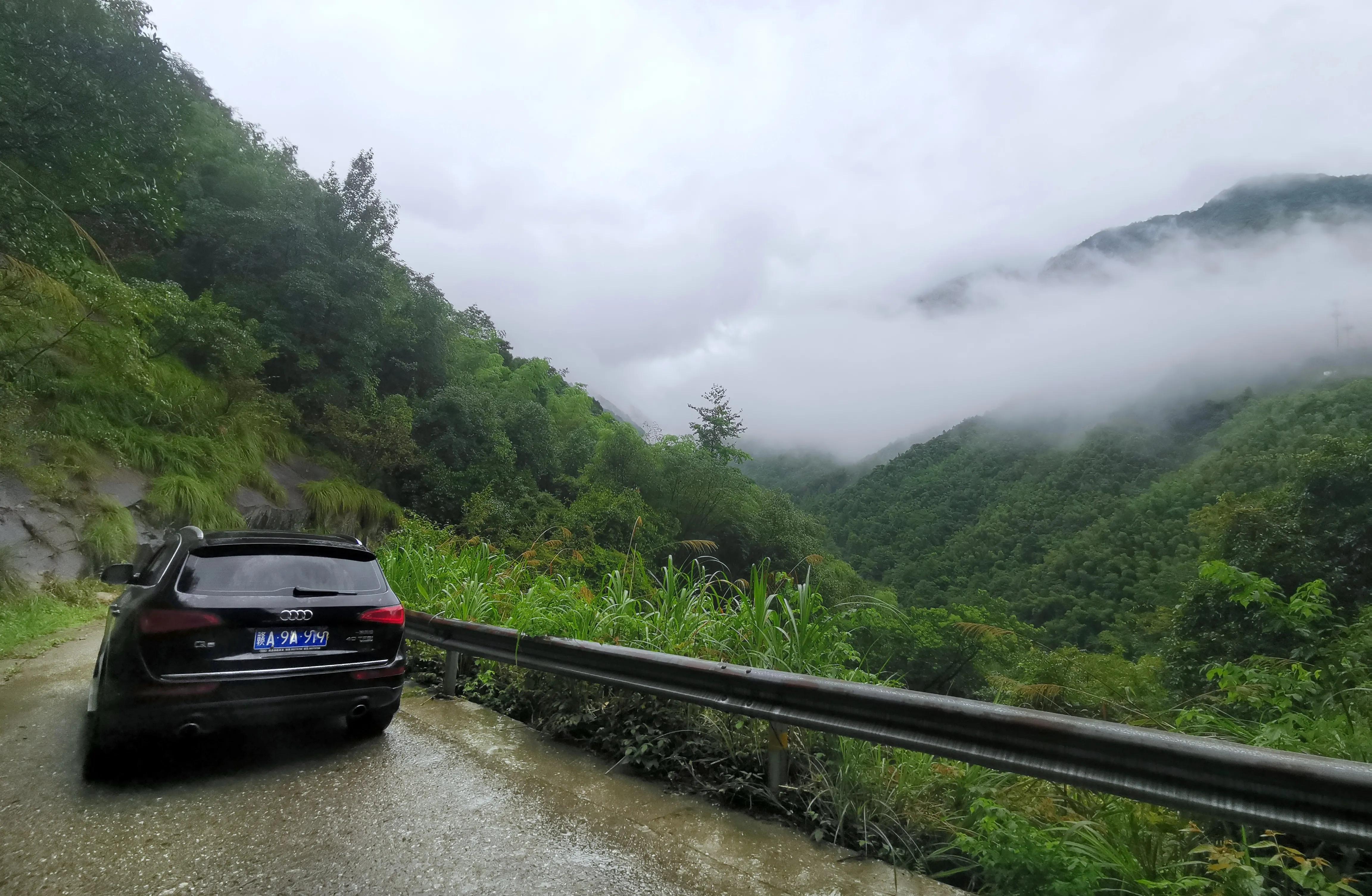 夏天去婺源：920米鄣山村避暑，13公里密林穿越，雨天看卧龙美景