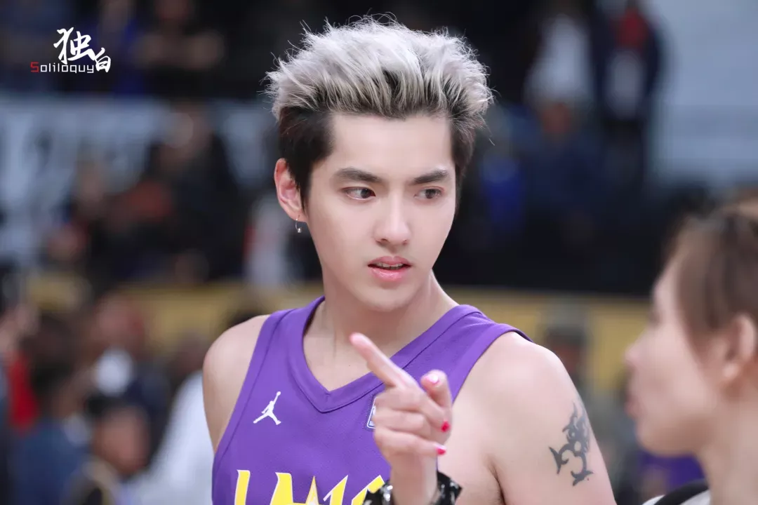 毁了吴亦凡的是都美竹吗?不,是他妈