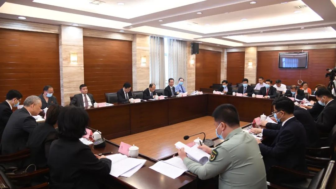 市五届人大常委会举行第四十四次会议《怀化市机动车停车条例（草案）》进入二审阶段