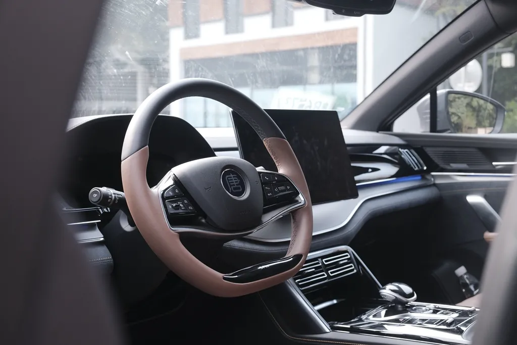7座中型SUV,坐4人油耗才4.6L,这款车是城市代步首选