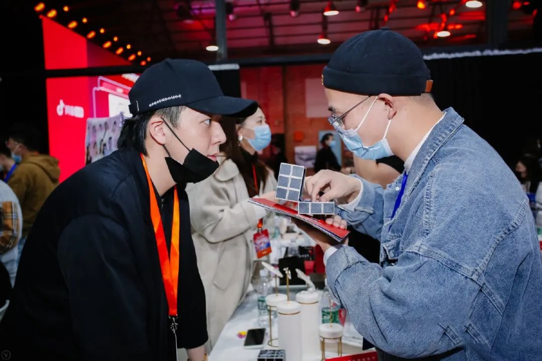 为年货节选品张罗了个超级派对！抖音电商的进击