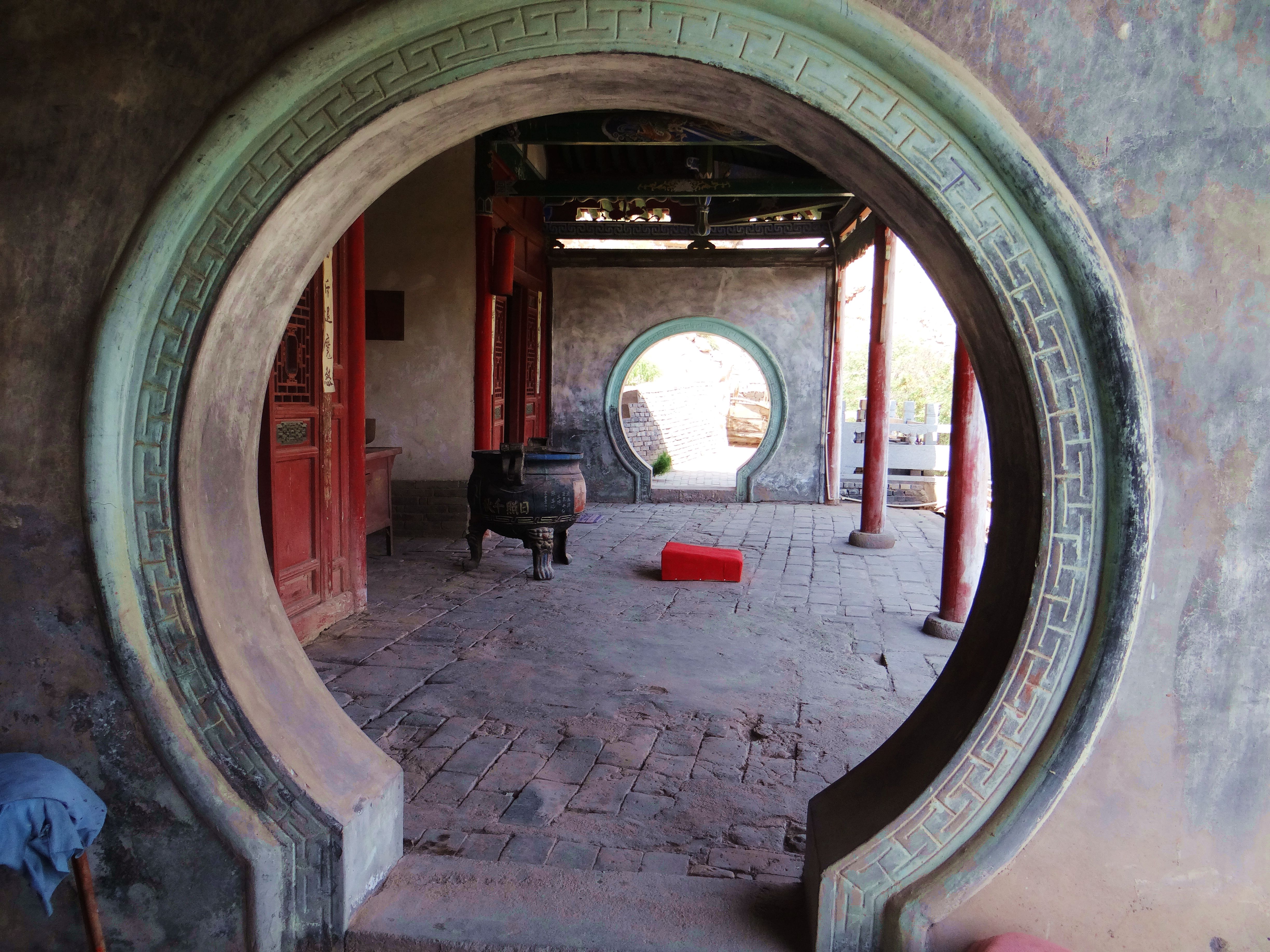 An ancient temple in the deep mountains of 1,400 years, 36 temples and grottoes, a very spectacular scenery