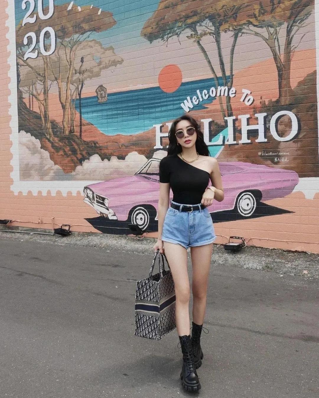 颜值高身材好ins美女小姐姐街拍大片