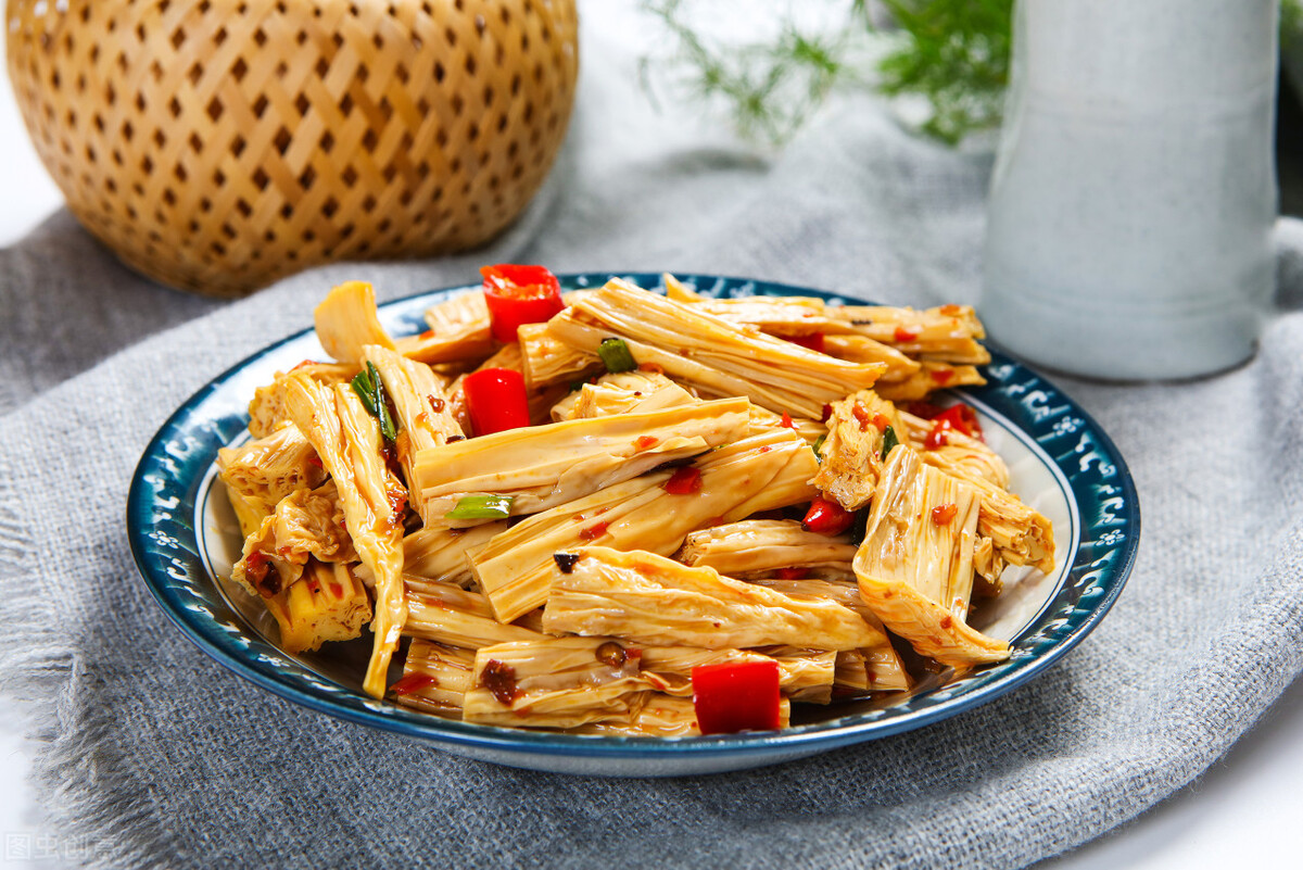 腐竹泡發很簡單，別直接用清水，教你正確的方法，快速不夾生