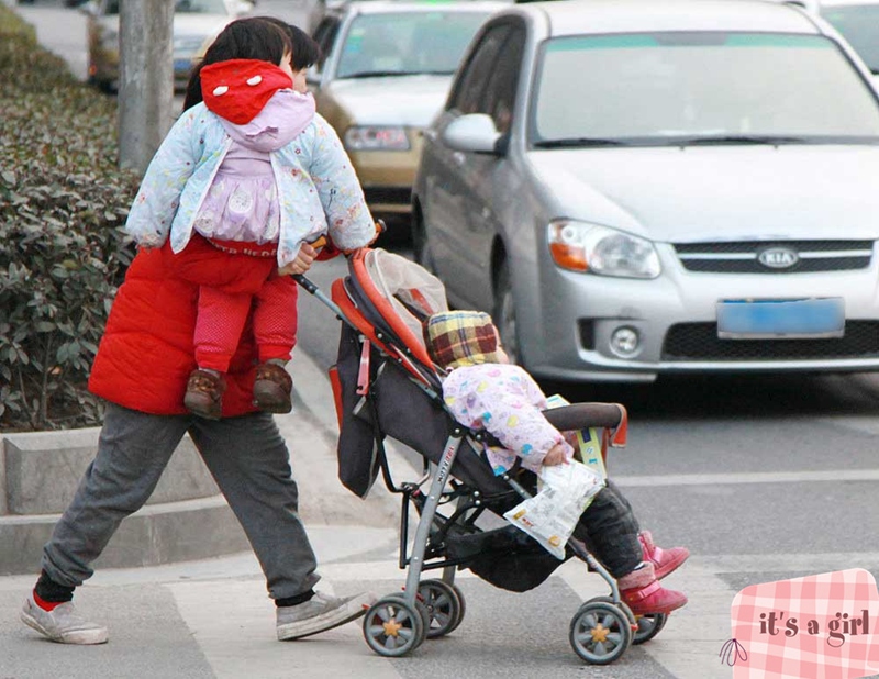 “奖励多少钱，你会愿意生三胎？”原来这才是多数宝妈的真实想法