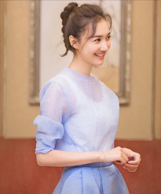 她出道30年零绯闻，低调嫁给朱孝天，这才是圈内“最干净女星”