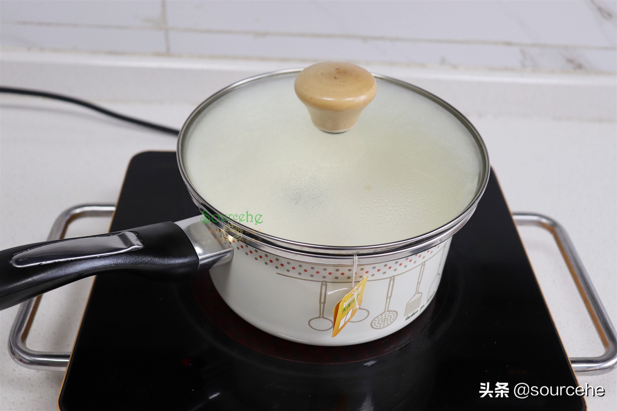 天气热，想喝奶茶不用买，在家做很简单，零添加，健康又好喝