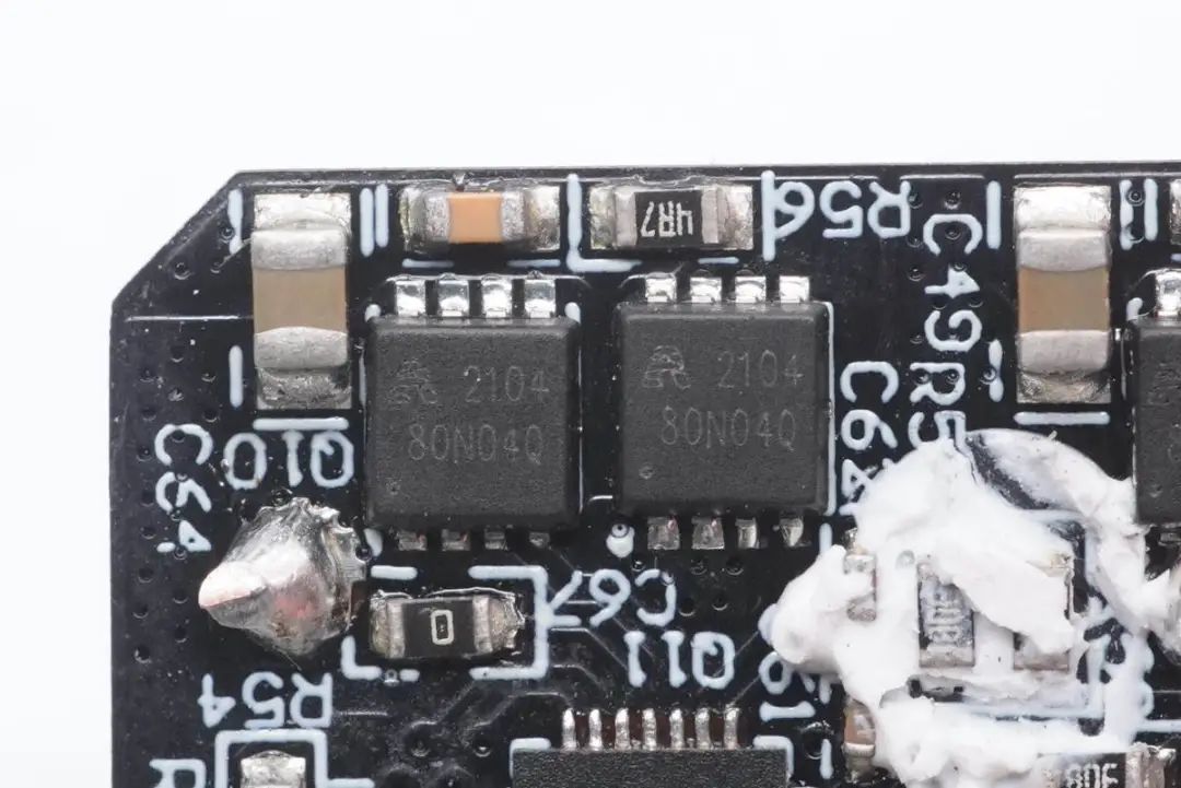 加油中国芯！拆解一款国产GaN器件的65W氮化镓快充