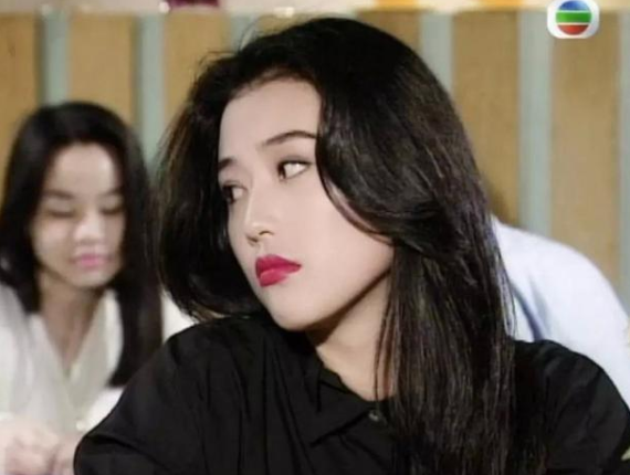 她住北京上亿别墅，1平米10万用来种菜，扬言：