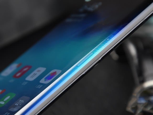 没孔 无功能键：vivo APEX3或将推动2020手机设计新时尚