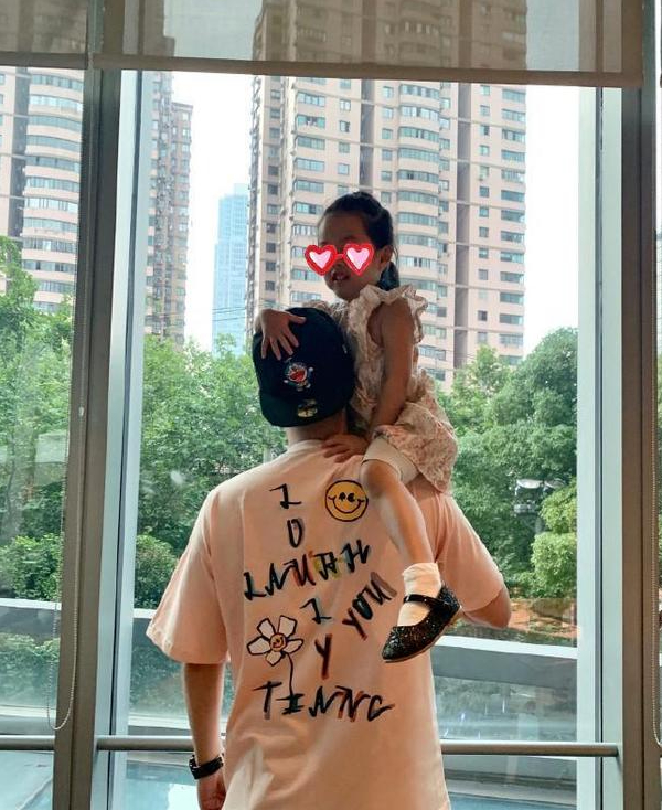 陈赫首晒大女儿正面照！长相精致五官甜美范十