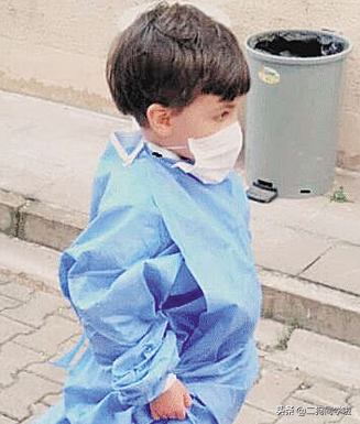 5岁男孩疑染新冠住院 还没开始治疗 就被明星父