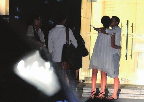 24岁闪婚闪离到36岁卑微付出，曾经的“浙江一姐