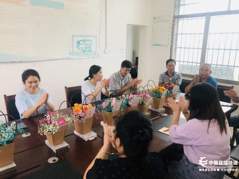 文建显利学校又一个收获的季节硕果飘香