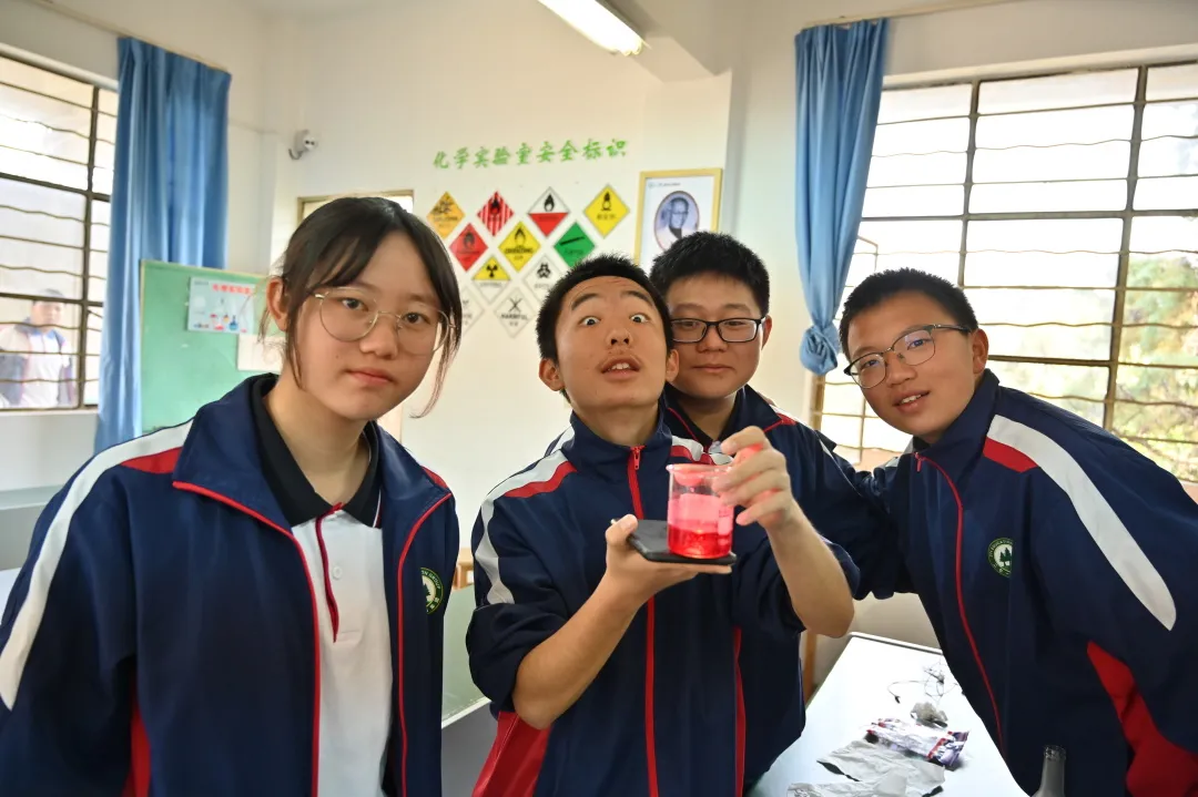 271教育丨科技节,带你感受云南农大附中的“科技范儿”