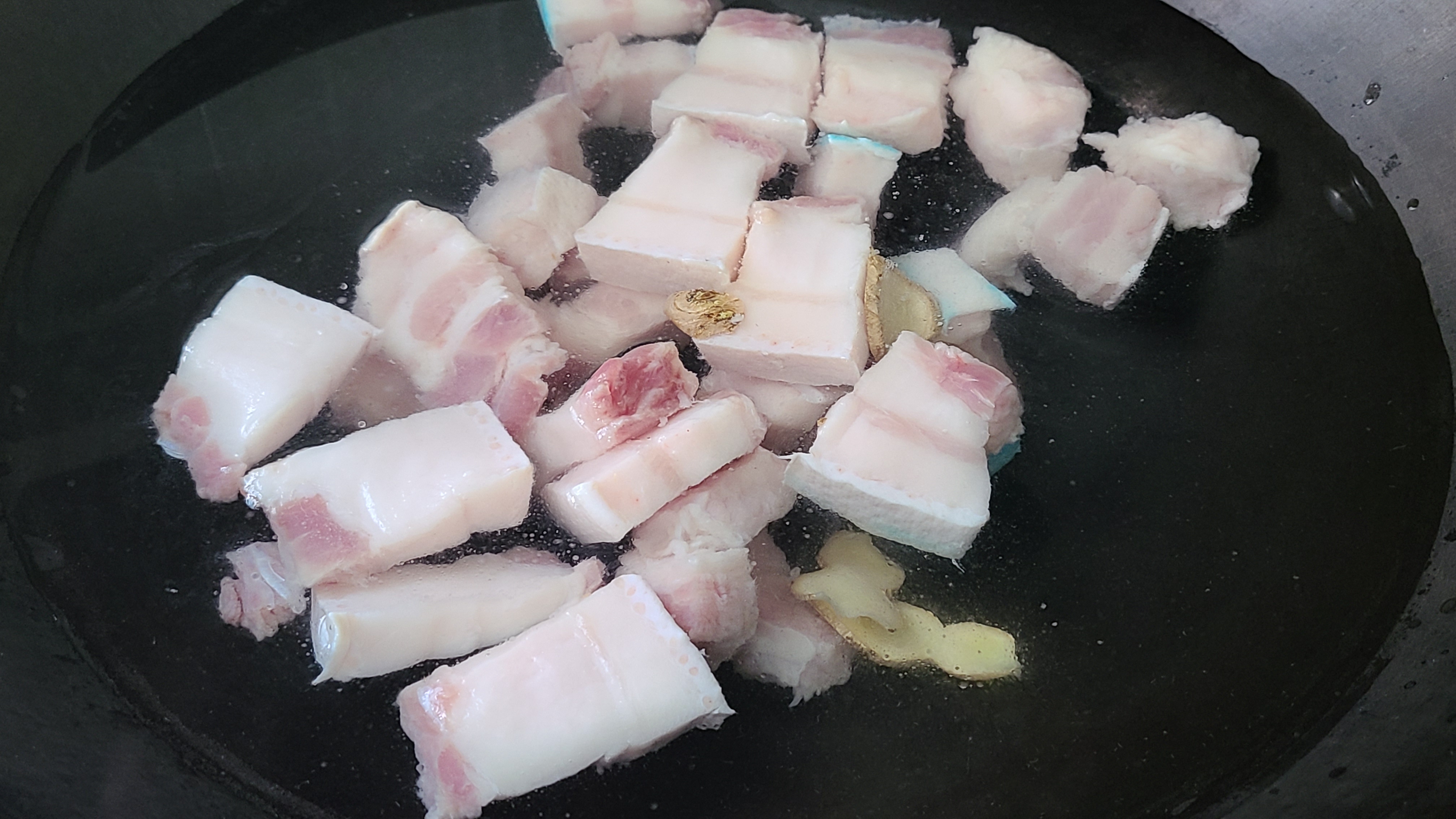 五花肉吃得多了，還是這種家常做法好吃，簡單下飯又營養