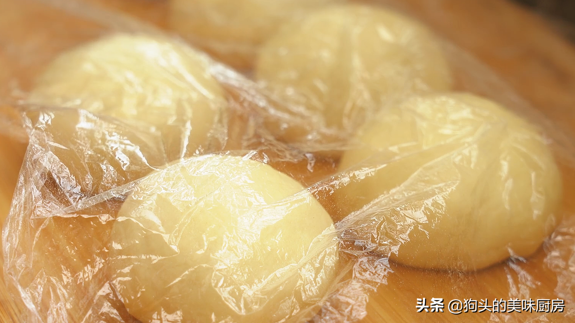最近酸奶大麻花火了，做法配方告訴你，外酥裡軟，口口爆漿