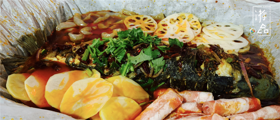重庆美食花样多，纸包鱼和烤鱼的PK，谁最合你口味？