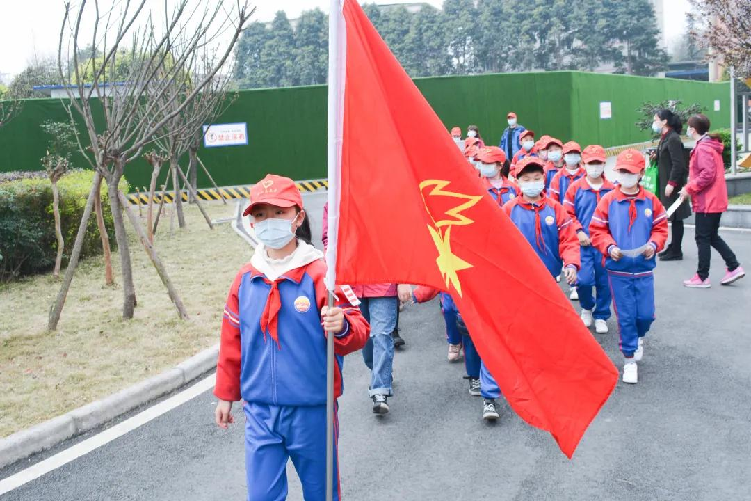 成都市双流区金桥小学开展学雷锋志愿服务活动