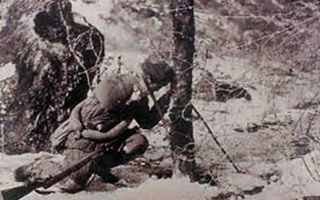 1958年，当首长路过一处县城时，发现粮仓警卫竟是牺牲5年的战友