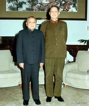 福将洪学智：两度被授予上将军衔，为张国焘彭