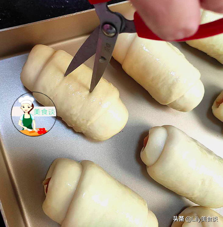 想吃面包不用去买，自己在家做，跟买的一样美味，大人孩子都爱吃