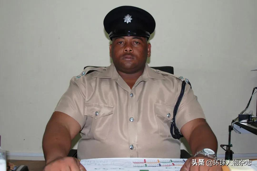 英豪门“儿媳”异国枪杀警察,被送进婆家花钱建的监狱,能关得住她么?
