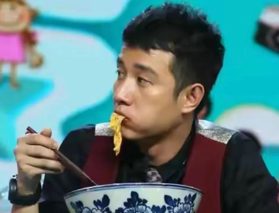 从数学只考9分，到一年录108档节目的红人，杨迪