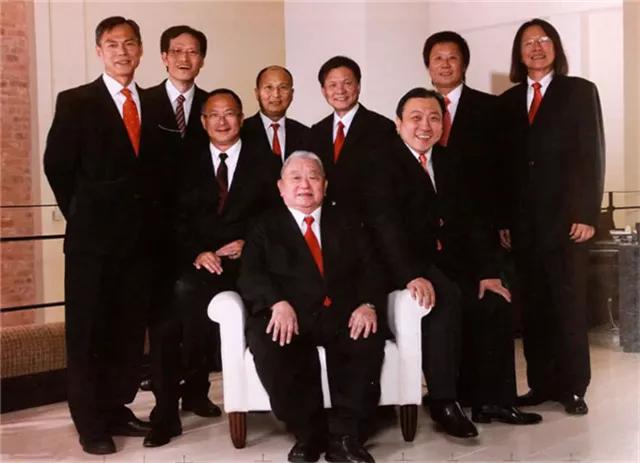 香港12位“叔”字辈大咖：邵逸夫地位最高，林正