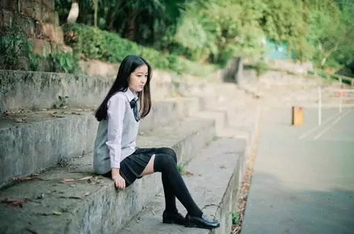 一个人喝醉的伤感说说心情短语 看完泪流满面图片