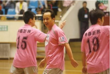 在罗京葬礼上哭的几乎休克的刘继红，为何却在