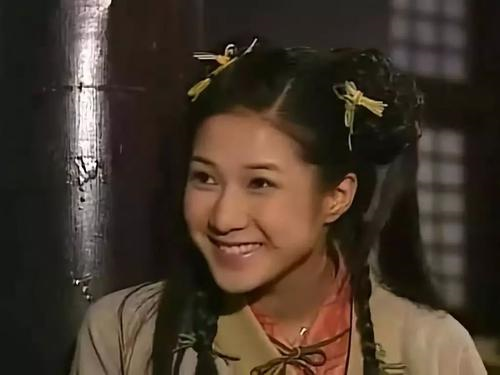 笑容超甜的女星：孙艺珍笑容太暖了，好彩妹笑