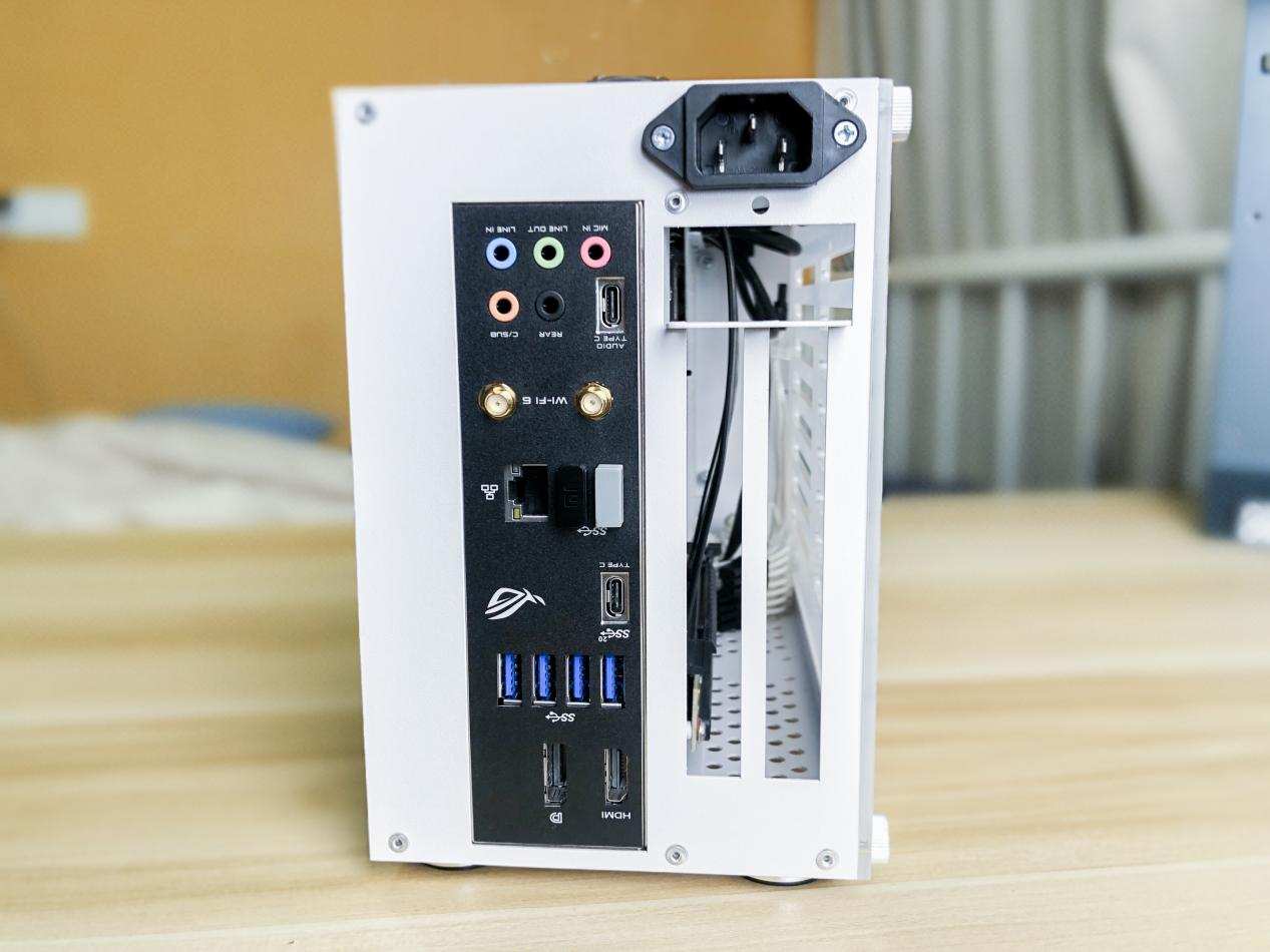 開放式ITX機箱和封閉式ITX機箱怎么選？