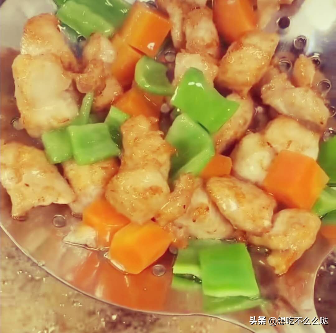 宫保鸡丁这么做，看着就有食欲，做法简单，又香又下饭，好好吃哦