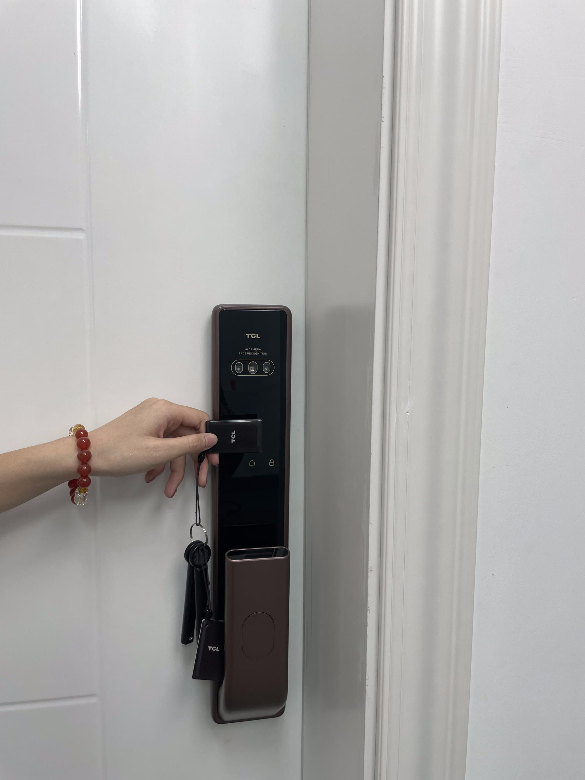 安全可靠更便捷，TCL可视安全智能锁X7支持全自动人脸识别解锁