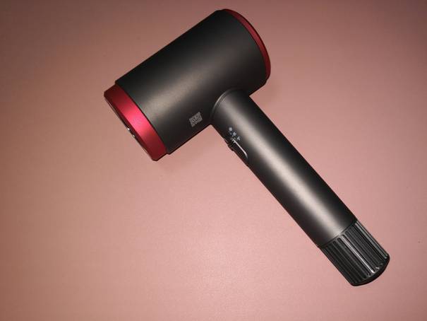 百变造型，无限精彩-诗恩无线吹风机评测