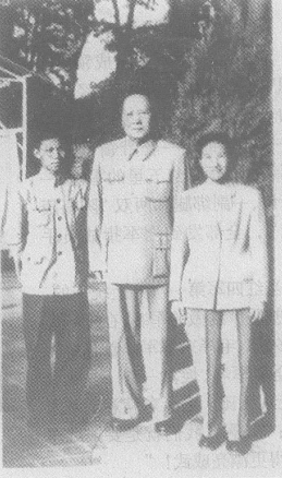 建国后，毛主席曾多次邀请一位妇女到家中做客，这妇女什么身份？